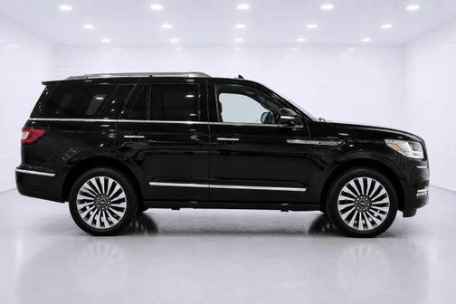 Black 2019 Lincoln Navigator Reserve