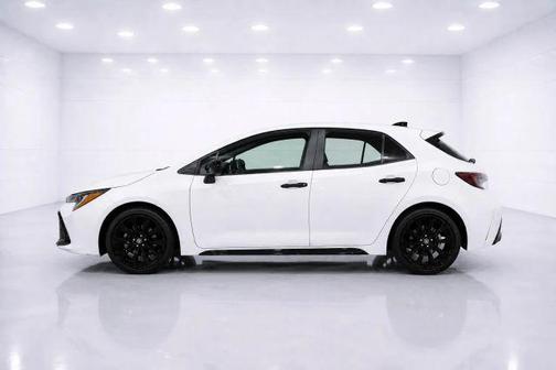 White 2020 Toyota Corolla Hatchback SE
