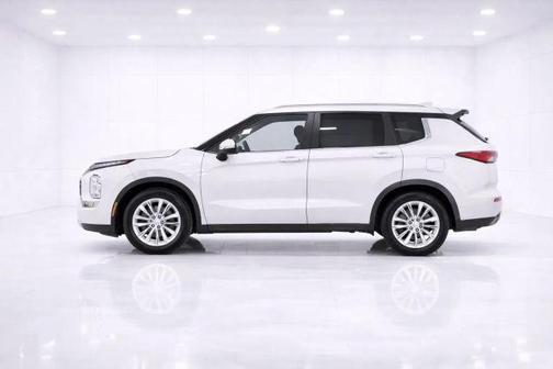 2023 Mitsubishi Outlander ES