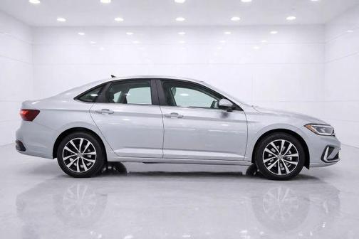 Pyrite Silver Metallic 2025 Volkswagen Jetta 1.5T SE