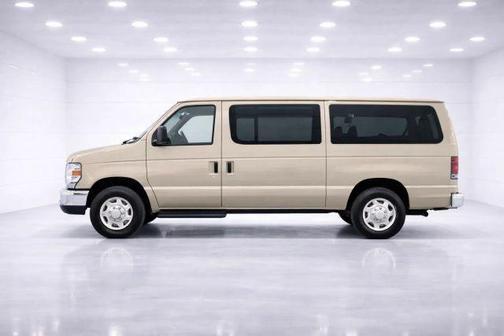 2013 Ford E350 Super Duty XLT