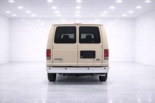 2013 Ford E350 Super Duty XLT