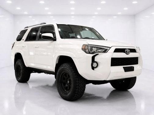 White 2019 Toyota 4Runner SR5 Sport