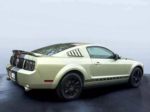 2005 Ford Mustang Premium