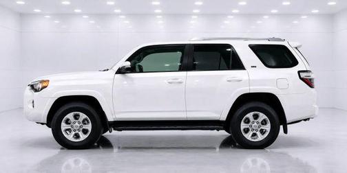White 2017 Toyota 4Runner SR5 Sport