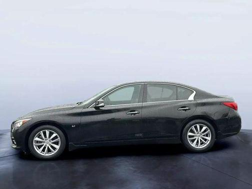 2015 INFINITI Q50 Premium