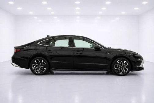 Black 2025 Hyundai SONATA SEL