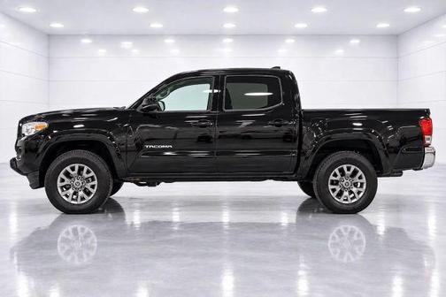 Black 2021 Toyota Tacoma SR5