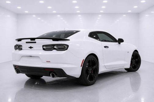 White 2019 Chevrolet Camaro 2SS