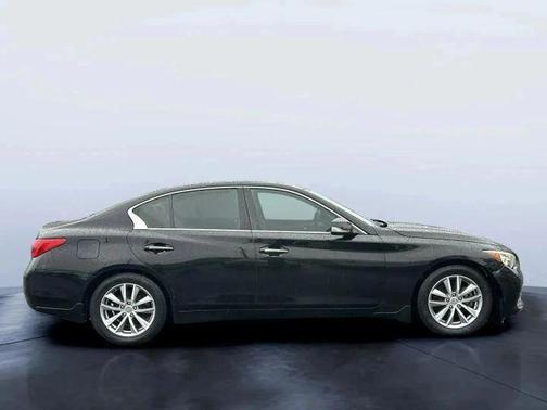 2015 INFINITI Q50 Premium