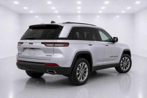 Silver 2023 Jeep Grand Cherokee L Limited