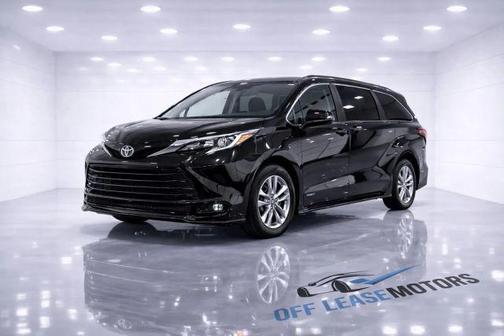 2024 Toyota Sienna LE
