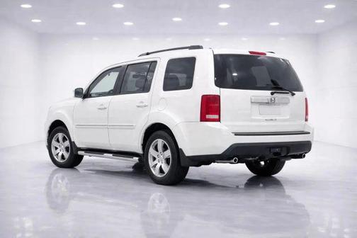 White 2013 Honda Pilot Touring
