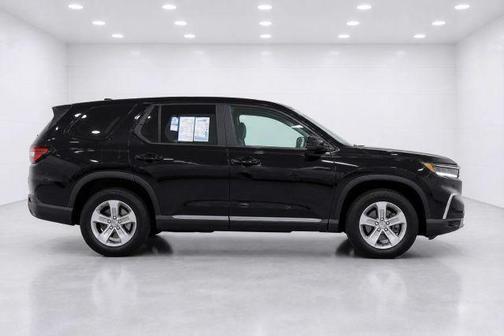Black 2023 Honda Pilot EX-L 8-Passenger