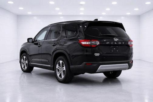 Black 2025 Honda Pilot EX-L