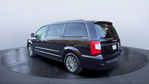 2014 Chrysler Town & Country Touring-L