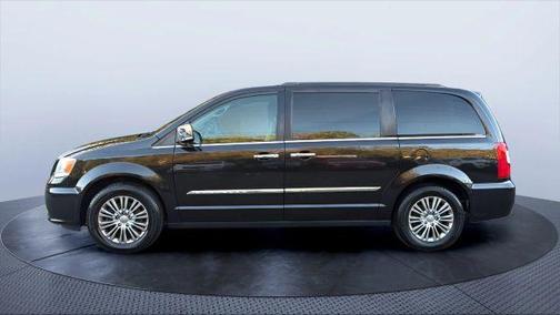 2014 Chrysler Town & Country Touring-L