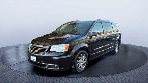 2014 Chrysler Town & Country Touring-L