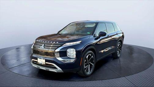 2023 Mitsubishi Outlander SE
