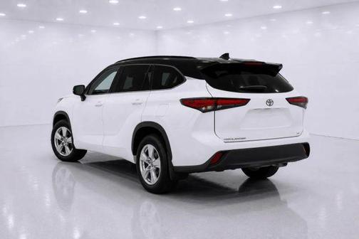 White 2021 Toyota Highlander L