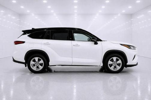White 2021 Toyota Highlander L