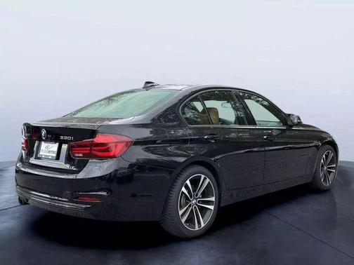 2018 BMW 330 i xDrive