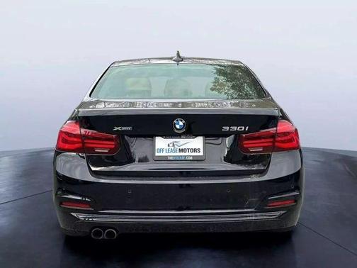 2018 BMW 330 i xDrive