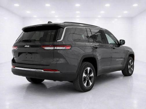 Gray 2022 Jeep Grand Cherokee 4xe Base