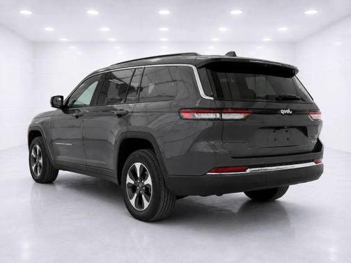 Gray 2022 Jeep Grand Cherokee 4xe Base