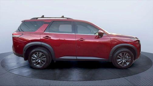 2023 Nissan Pathfinder SV