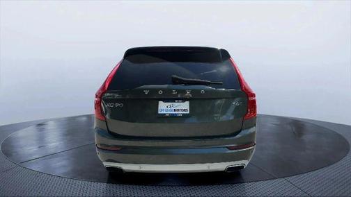 2018 Volvo XC90 T6 Momentum