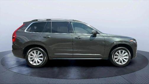 2018 Volvo XC90 T6 Momentum
