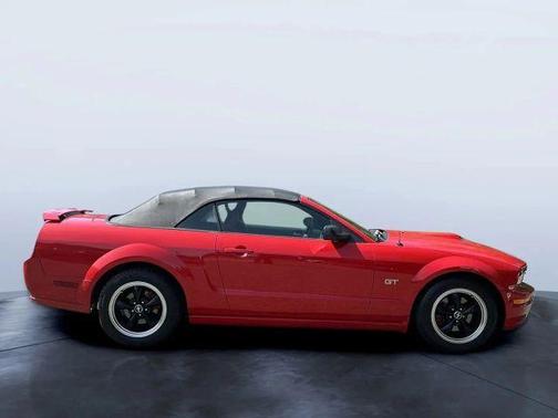 2005 Ford Mustang GT Premium