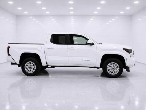 White 2025 Toyota Tacoma SR5