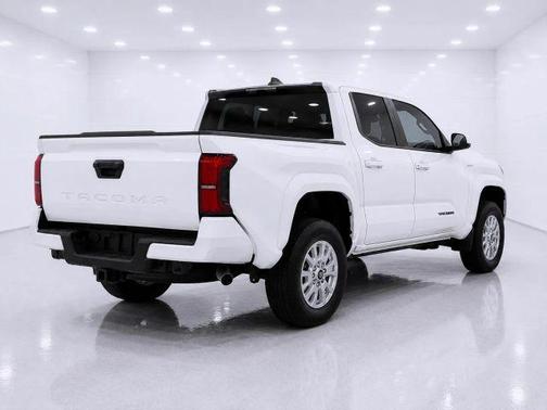 White 2025 Toyota Tacoma SR5
