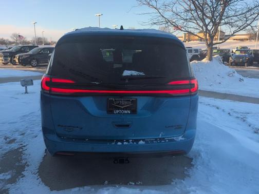 2026 Chrysler Pacifica Limited