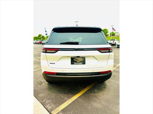 2022 Jeep Grand Cherokee Altitude