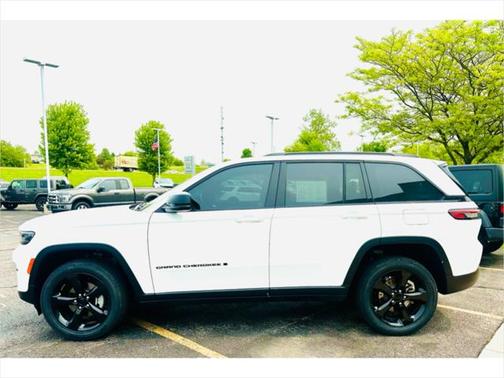 2022 Jeep Grand Cherokee Altitude
