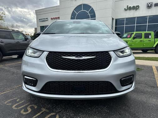 2026 Chrysler Pacifica L