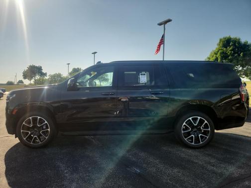 Black 2023 Chevrolet Suburban RST