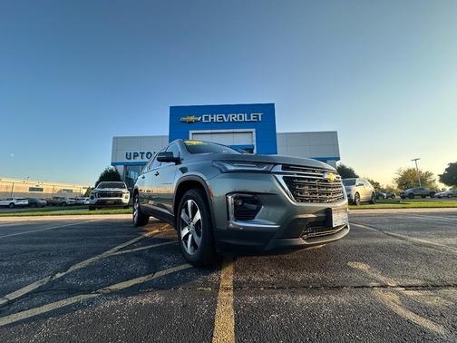 2023 Chevrolet Traverse LT Leather