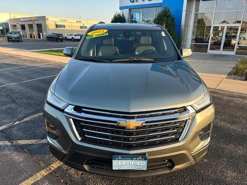 2023 Chevrolet Traverse LT Leather