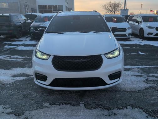 2026 Chrysler Pacifica L