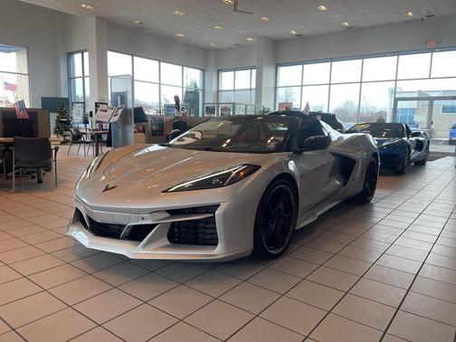 2026 Chevrolet Corvette E-Ray Convertible, 2LZ, RWD