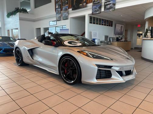 2026 Chevrolet Corvette E-Ray Convertible, 2LZ, RWD