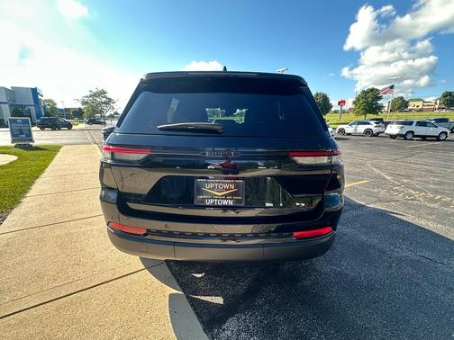 2022 Jeep Grand Cherokee Altitude