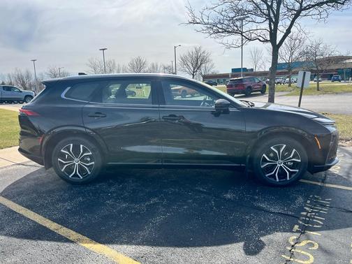 Black 2025 Toyota Crown Signia XLE