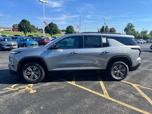2025 Chevrolet Traverse LT