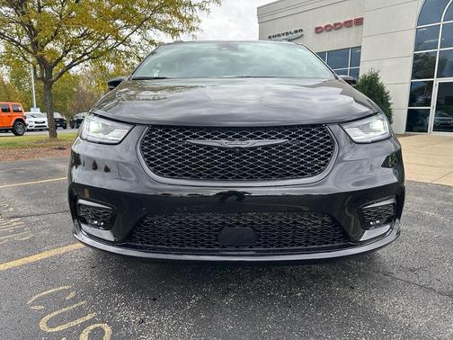 2026 Chrysler Pacifica L