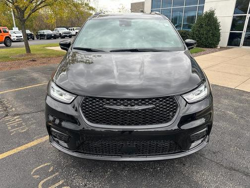 2026 Chrysler Pacifica L